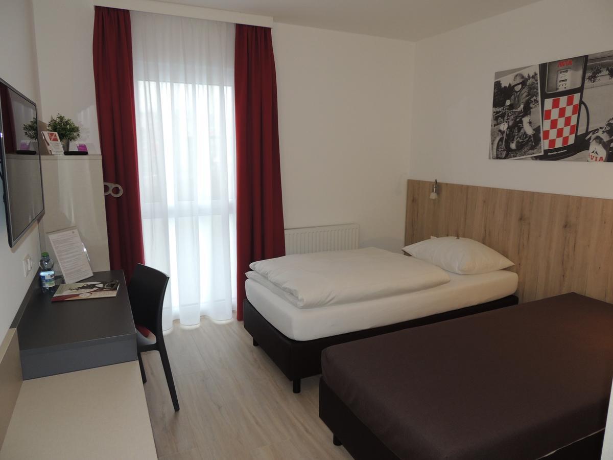 Avia Motel Bisamberg Korneuburg Eksteriør billede