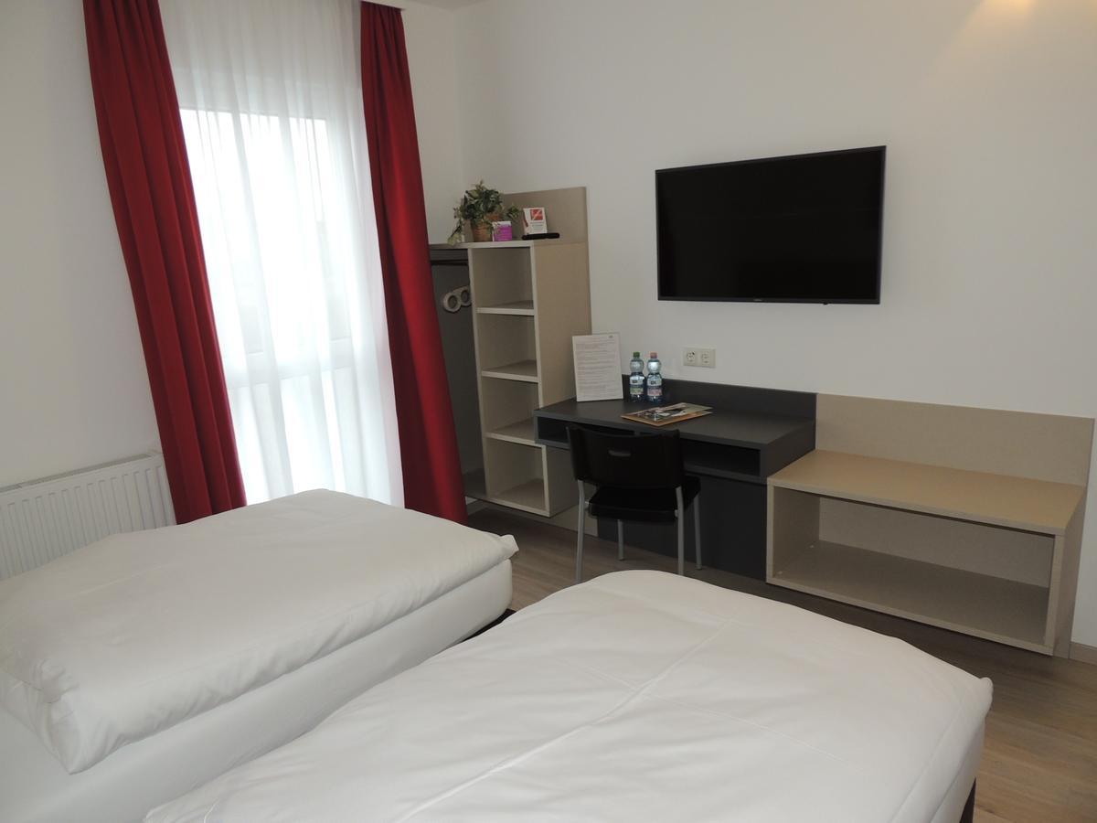 Avia Motel Bisamberg Korneuburg Eksteriør billede